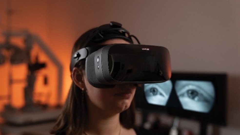 MachineMD tem &oacute;culos de realidade virtual que, atrav&eacute;s de IA, analisa os movimentos oculares &mdash; Foto: Divulga&ccedil;&atilde;o