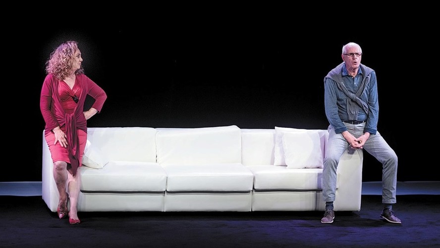 Intimidade indecente: liane Giardini, que divide a montagem atual com Marcos Caruso, elege um dos depoimentos após a sessão: “Um radialista disse: ‘Saí de casa brigado com a minha mulher. Tenho que voltar para fazer as pazes. Não há tempo na vida para ficar brigado’”