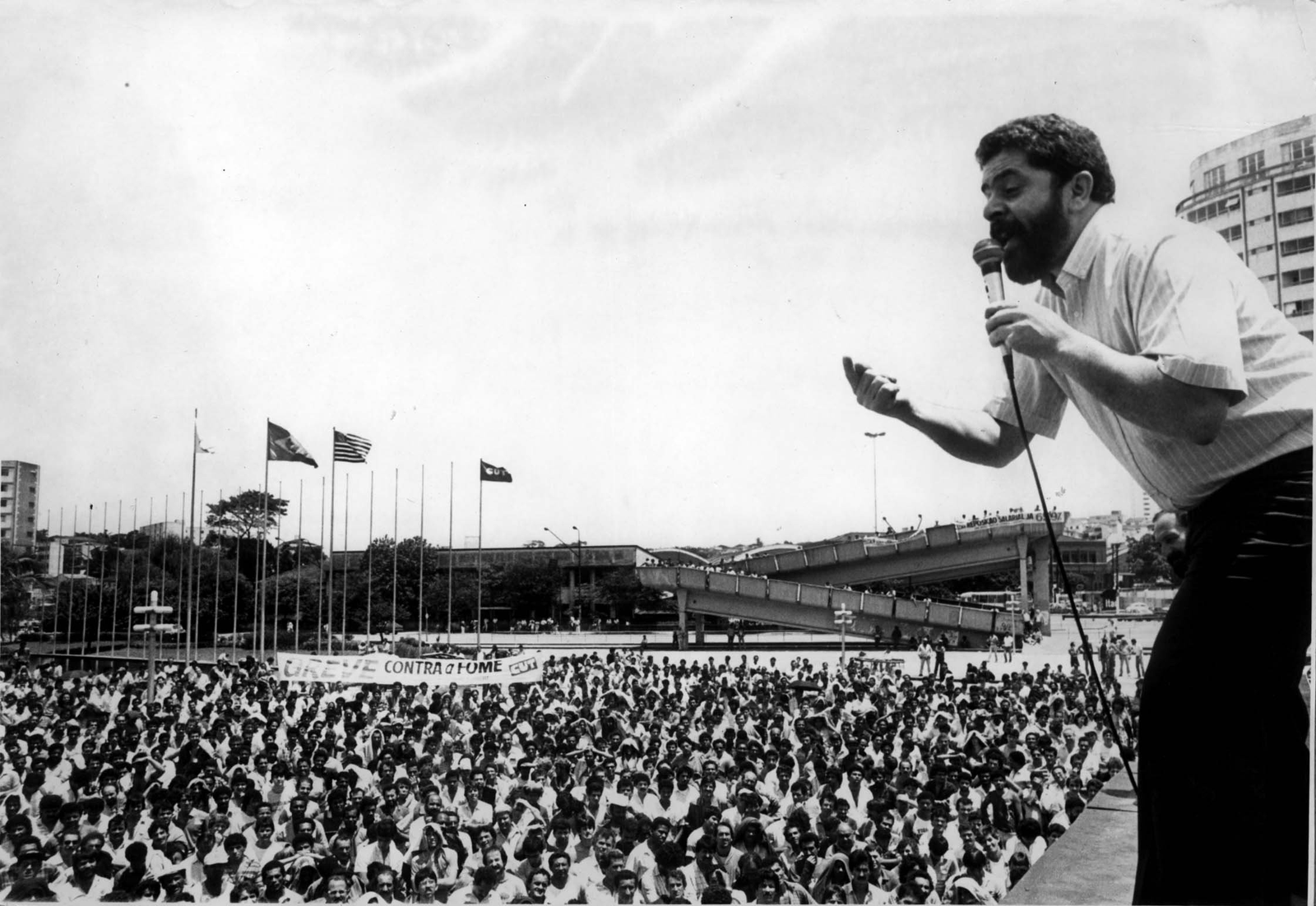 Luiz Inácio Lula da Silva discursa em São Paulo, em 1987 — Foto: Luiz Luppi