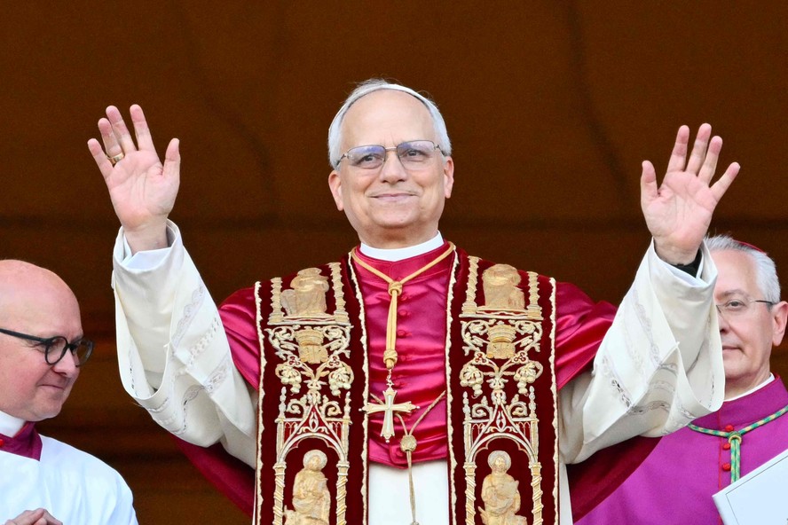 Novo Papa Robert Francis Prevost, que escolheu nome Leão XIV — Foto: Alberto PIZZOLI / AFP