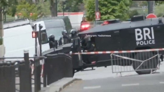 Consulado do Irã em Paris é cercado após a entrada de homem com colete de explosivos e granadas; suspeito foi detido