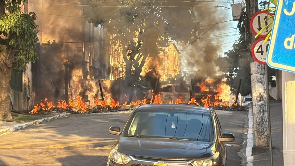 Cidade Alta tem barricadas em chamas e interdições no trânsito na Avenida Brasil — Foto: Divulgação/ Governo do Estado