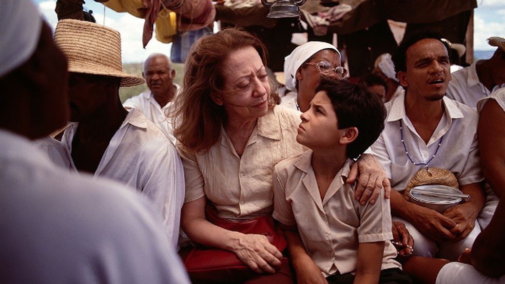 Fernanda Montenegro e Vinícius de Oliveira em Central do Brasil — Foto: Reprodução Internet