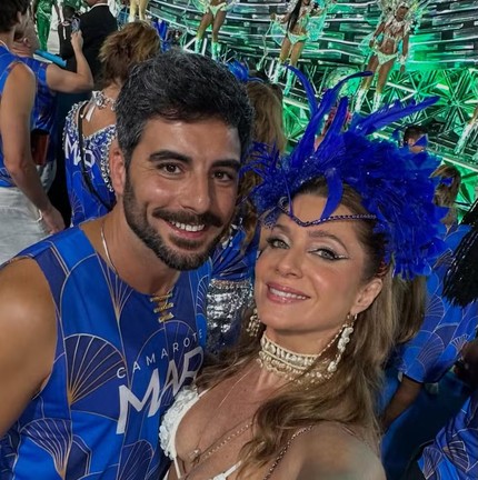 Letícia Spiller confirmou estar namorando o português Franclim Mendes da Silva, com quem curtiu o carnaval deste ano. É o primeiro namoro da atriz após o término com o uruguaio Pablo Vares, em 2023, e de um breve affair com o ex-BBB Nizam, em 2024 — Foto: Reprodução/Instagram