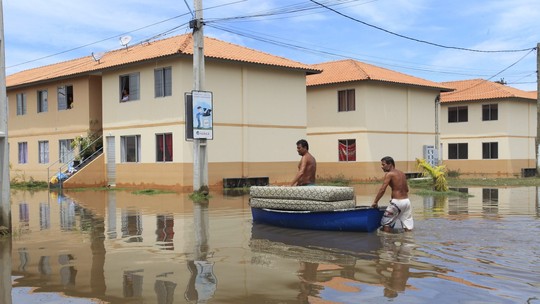 Política de habitação agrava efeito 
das enchentes