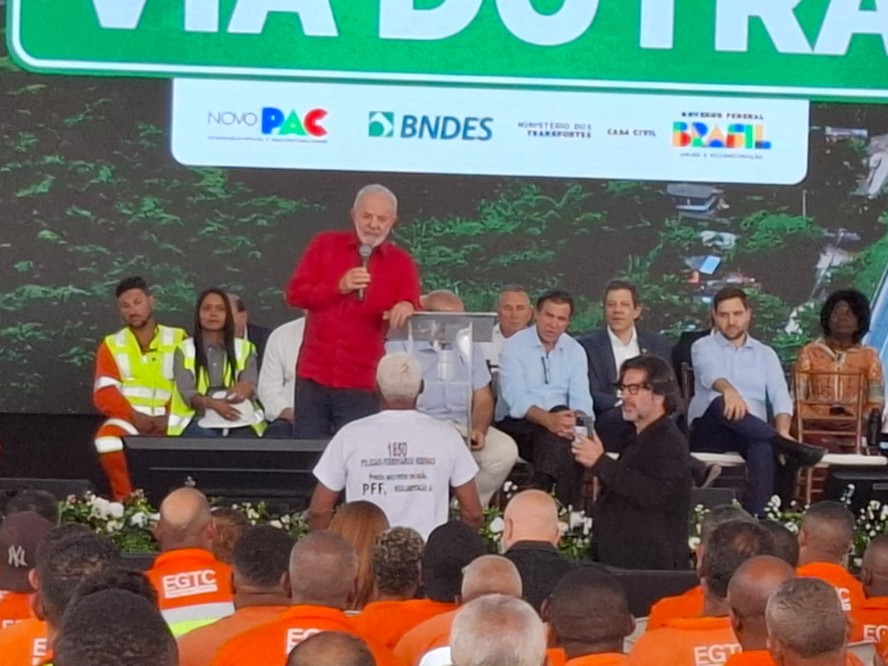 Homem cobra Lula durante evento de obra na Serra das Araras (RJ)