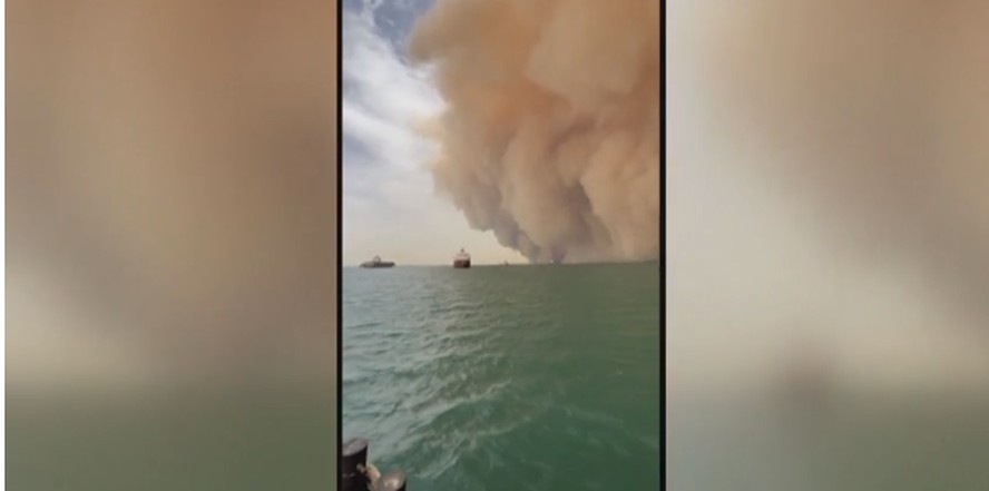 Tempestade de areia no Egito: Dois portos ao longo do Canal de Suez ficaram fechados
