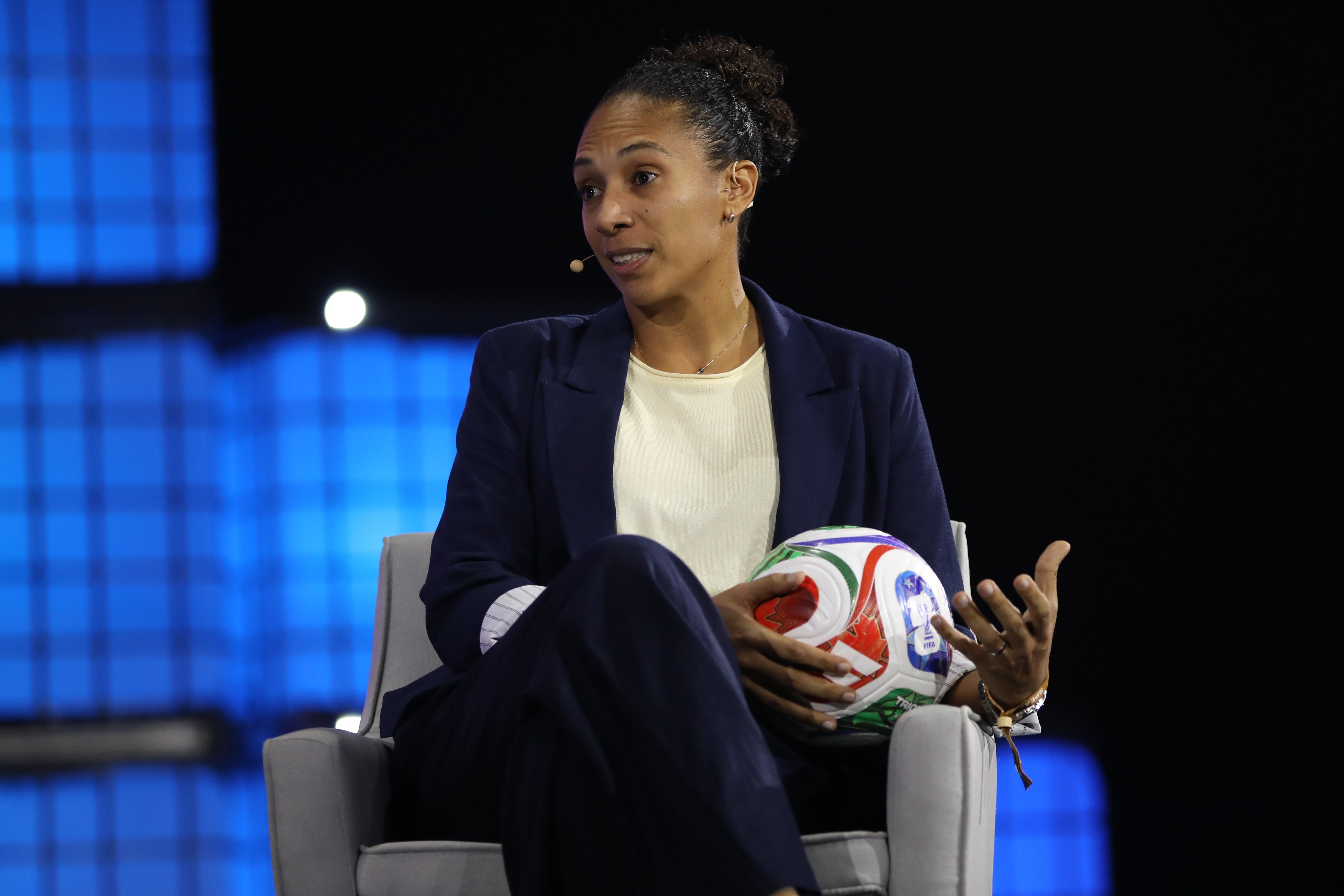 Copa do Mundo Feminina de 2027 no Brasil terá protagonismo das mulheres também fora de campo