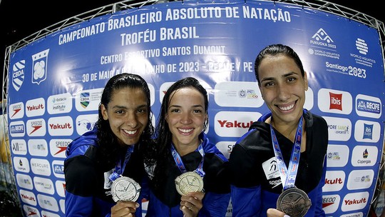 Briga entre nadadoras no Troféu Brasil tem tapa na cara e rosto esfregado em grade