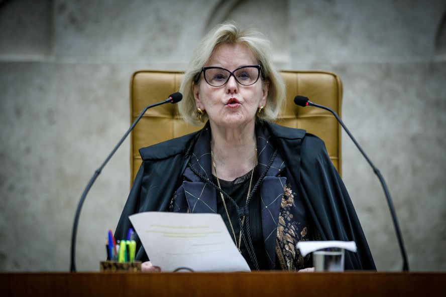 A ministra Rosa Weber se aposenta em outubro e engrossa pressão para nomeação de mulher ao STF