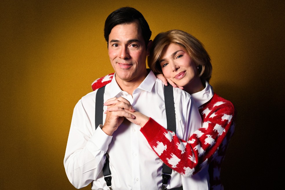 Claudio Lins e Sara Sarres caracterizados como Príncipe Charles e Princesa Diana — Foto: Divulgação/Carlos Costa