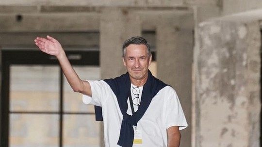 Fim de uma era: estilista belga Dries Van Noten anuncia saída de marca que leva seu nome