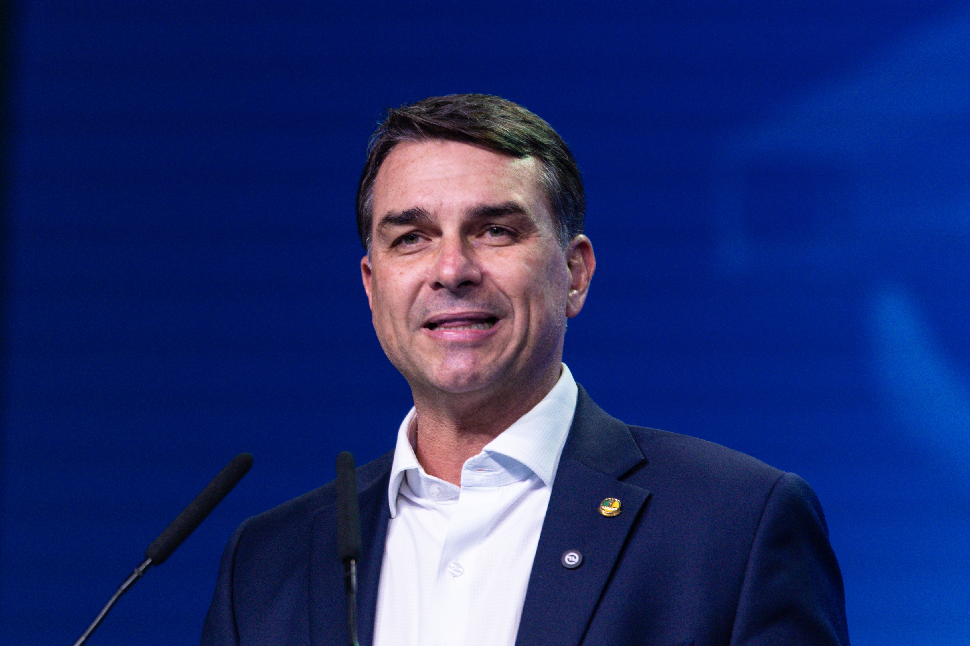 PL e Centrão desmontam crise com Flávio Bolsonaro após queda no Datafolha
