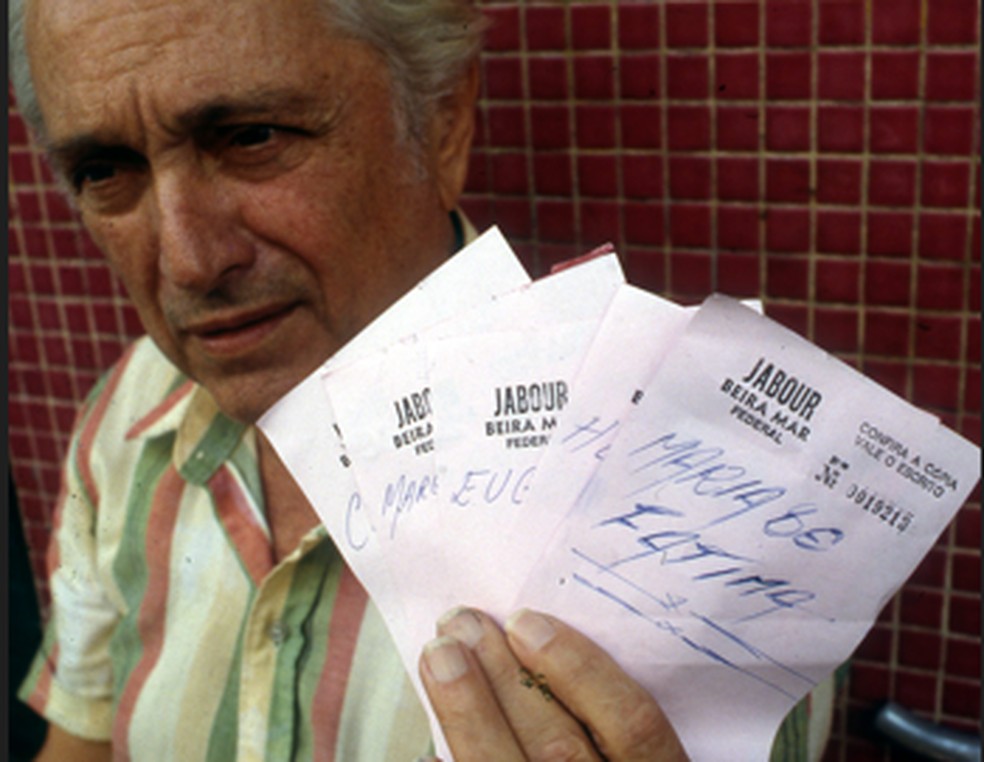 Banqueiro do jogo do bicho com bilhetes de aposta: Quem matou Odete Roitman? — Foto: Claudia Dantas/Agência O GLOBO