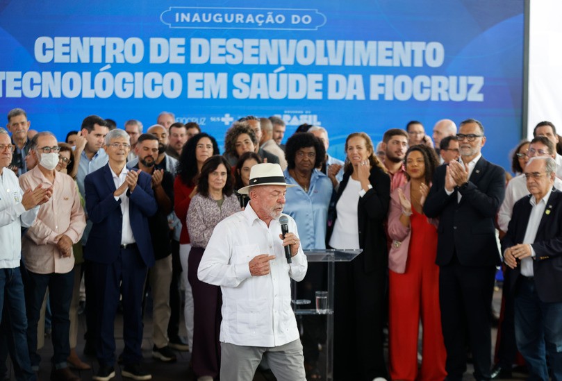 No Rio, Lula faz aceno a governador em exercício e oferece ajuda para ‘consertar o Rio’ e ‘enfrentar a milícia’