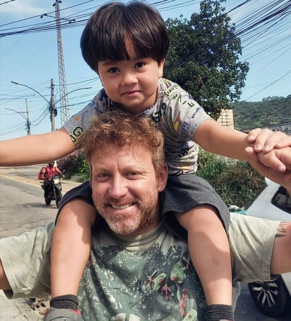 Sérgio Hondjakoff e o filho, Benjamin — Foto: Reprodução/Instagram