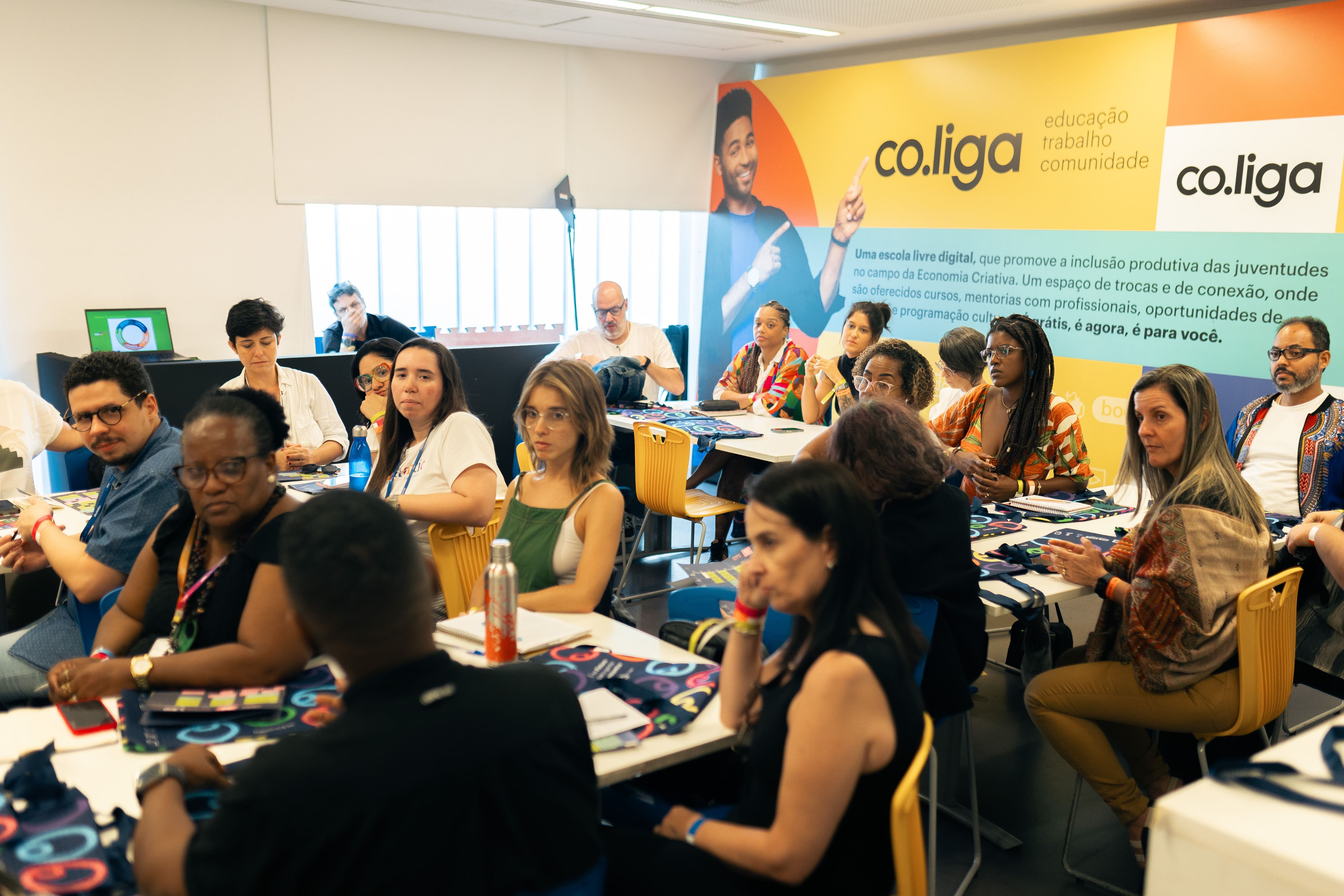 Fundação Roberto Marinho lança cursos gratuitos focados em IA