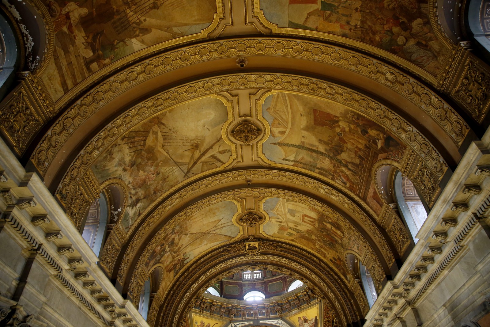 Forro da Igreja de Nossa Senhora da Candelária — Foto: Custódio Coimbra/Agência O Globo