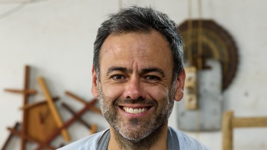 O chef uruguaio Esteban Mateu retoma um ofício que estava esquecido, o da marcenaria