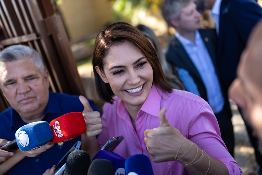 Michelle Bolsonaro é a segunda ex-primeira-dama do Brasil a disputar uma eleição; saiba quem foi a primeira