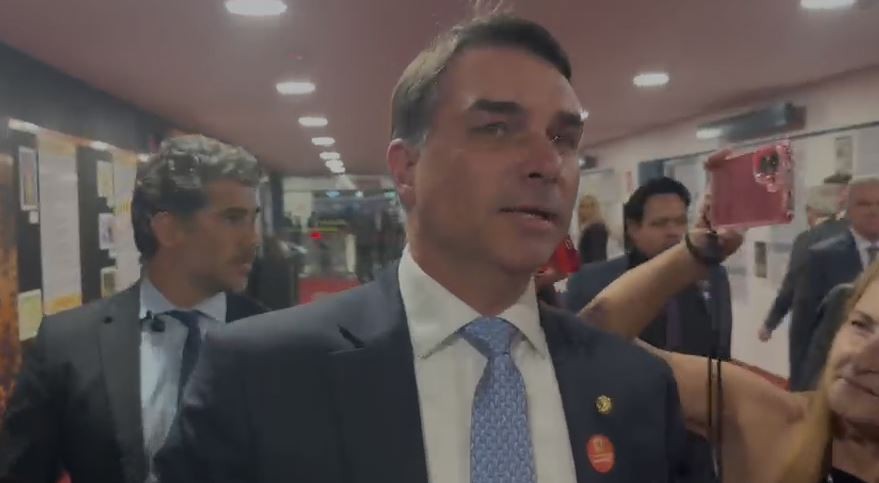Flávio diz esperar 'neutralidade' do TSE em posse de Nunes Marques como presidente da Corte