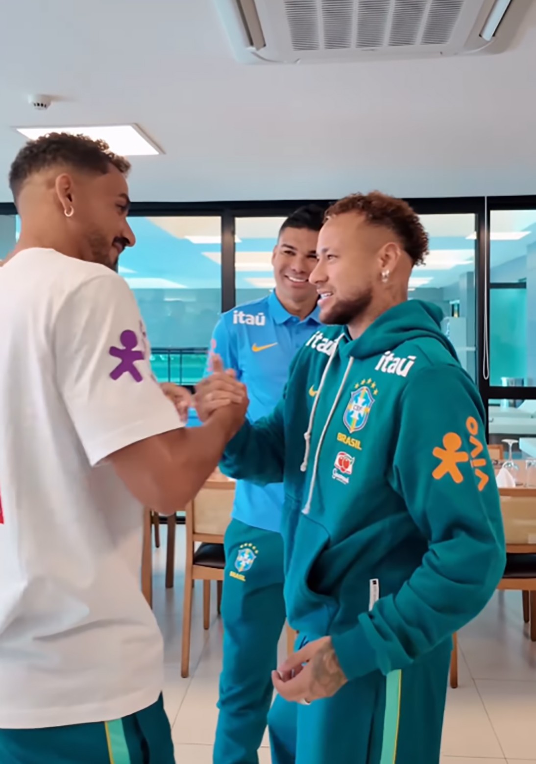 Bastidores: Santos temeu convocação e escalaria Neymar no fim de semana caso Ancelotti não o chamasse