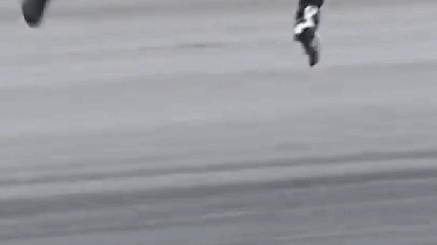 Campeão mundial de MotoGP, Jorge Martin passa por cirurgia na mão após  acidente na Malásia