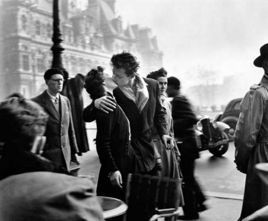 Morre, aos 93 anos, mulher clicada por Robert Doisneau na famosa