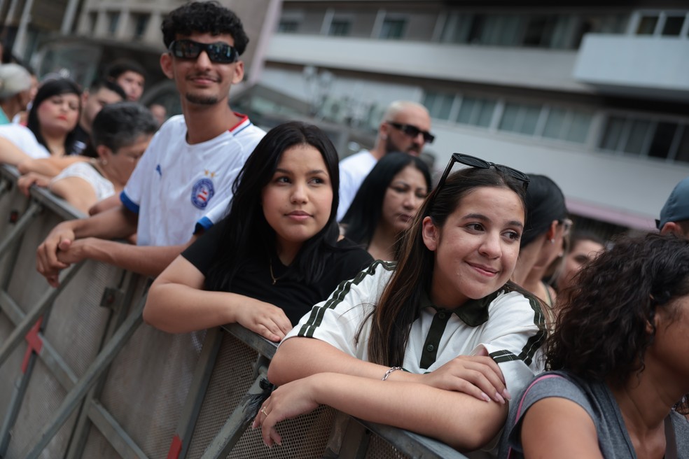 Os amigos Giovana Oliveira Campos, Maria Jaianny Siqueira Diogo e Daniel Oliveira Ferreira aguardavam o show de Joao Gomes — Foto: Maria Isabel de Oliveira