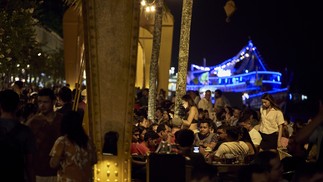 Noite de Belém lotada após dia de COP30 — Foto: Marina Calderon