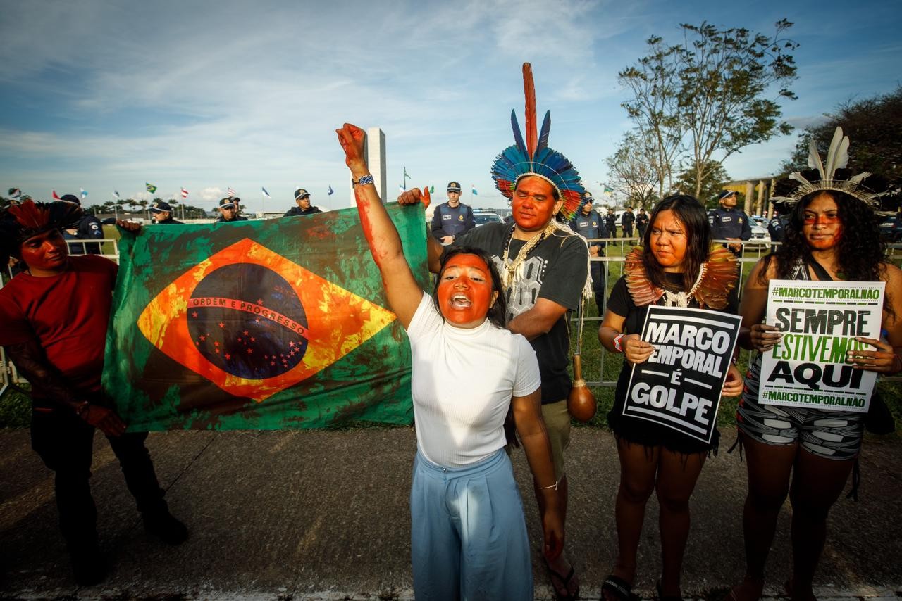 Indígenas protestam contra Marco Temporal em Brasília — Foto: Brenno Carvalho/Agência O Globo