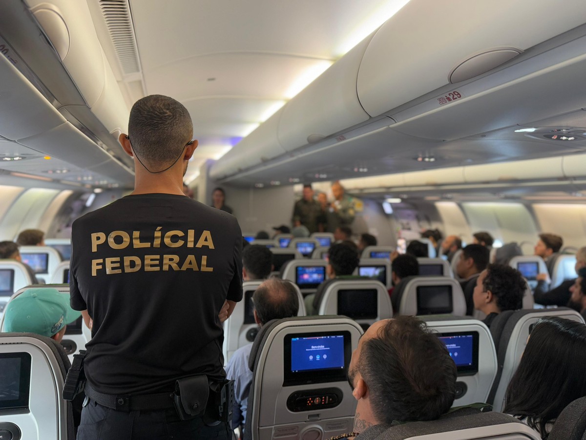 O que se sabe sobre os brasileiros deportados dos EUA