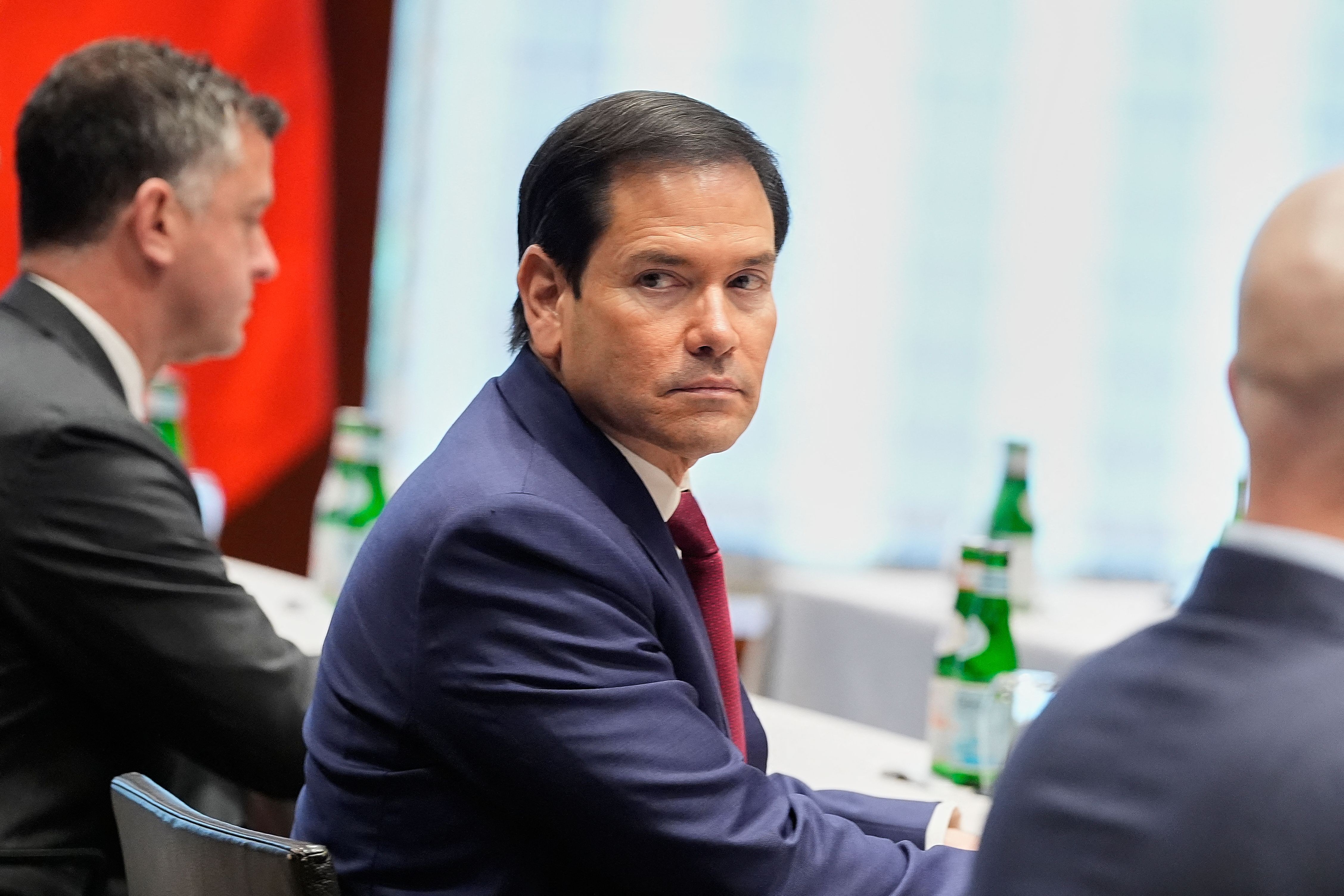 Chefe da diplomacia dos EUA mant&eacute;m negocia&ccedil;&otilde;es secretas com o neto de Ra&uacute;l Castro, revela ve&iacute;culo dos EUA