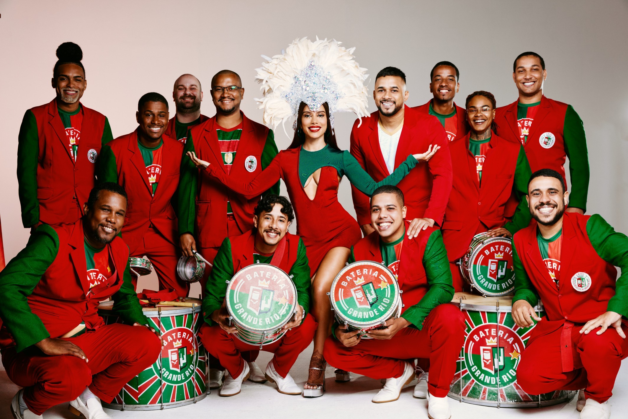 Nova rainha de bateria da Grande Rio, Anitta ganha dicas de Paolla Oliveira para o cargo: 'Não acredito em substituição' - Foto