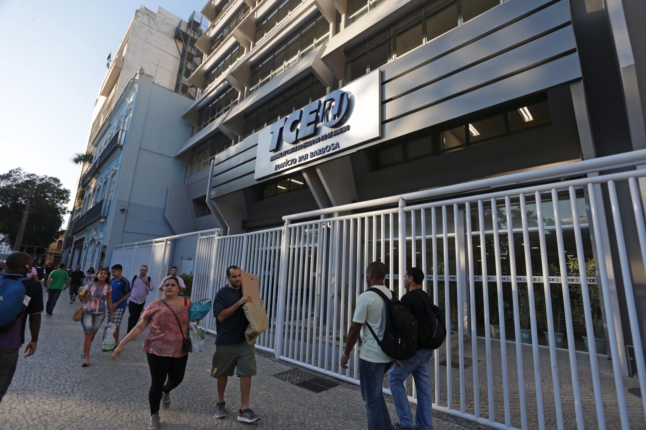 TCE-RJ suspende contrato entre Governo do Rio e plataforma educacional por suspeita de irregularidades na gestão Castro