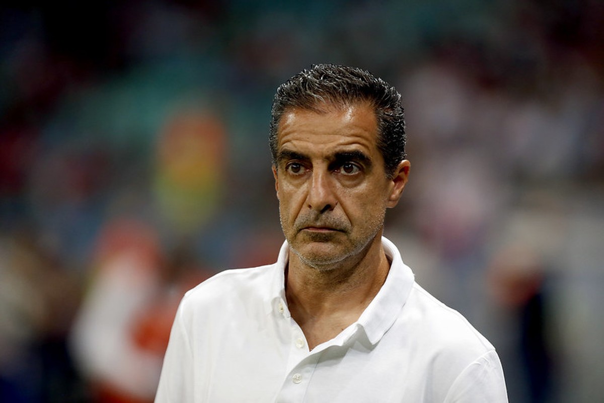 Botafogo acerta com Renato Paiva como novo treinador até final de 2026