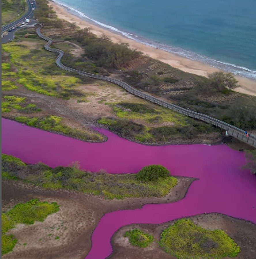 Travis Morrin registrou mudança na cor da água em refúgio de Maui