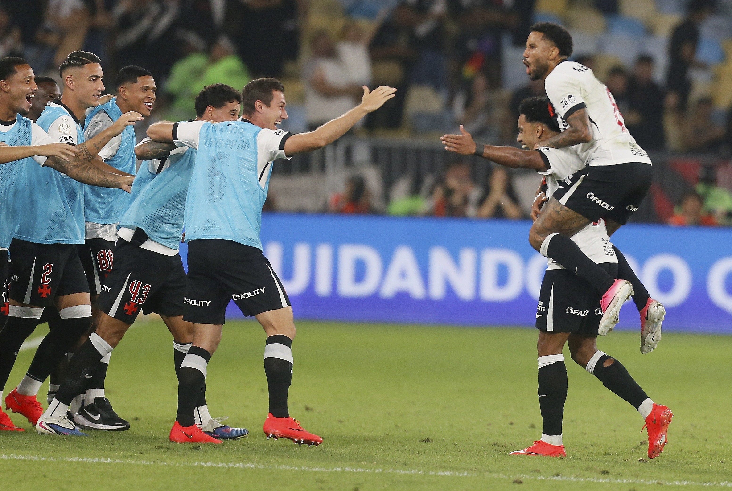 Análise: Vasco se beneficia de postura agressiva diante do Fluminense, que se acovarda em jogo decisivo na Copa do Brasil - QTU Questões do Universo