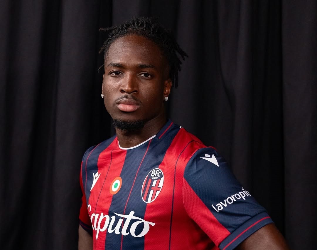 Afastado do Olympique de Marselha após briga com Rabiot, atacante assina com o Bologna