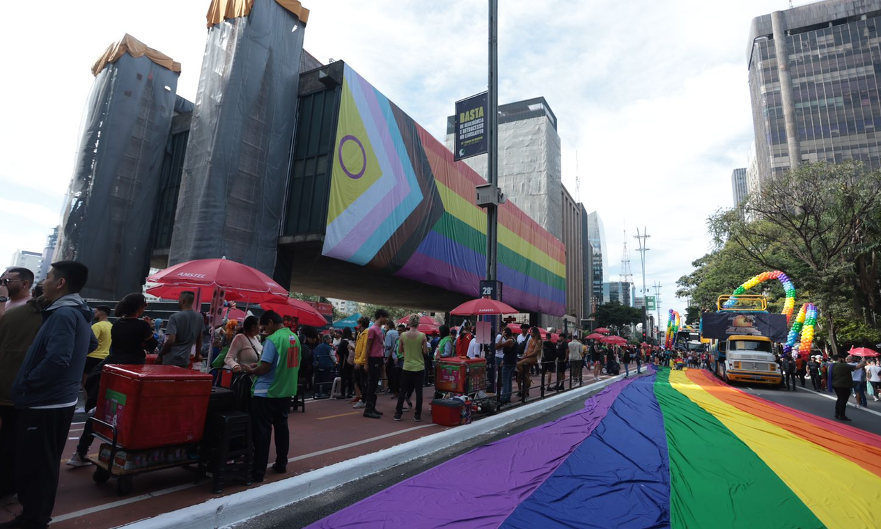 Parada LGBTQIA+ incentiva uso do verde e amarelo e espera reunir até 3 milhões de pessoas