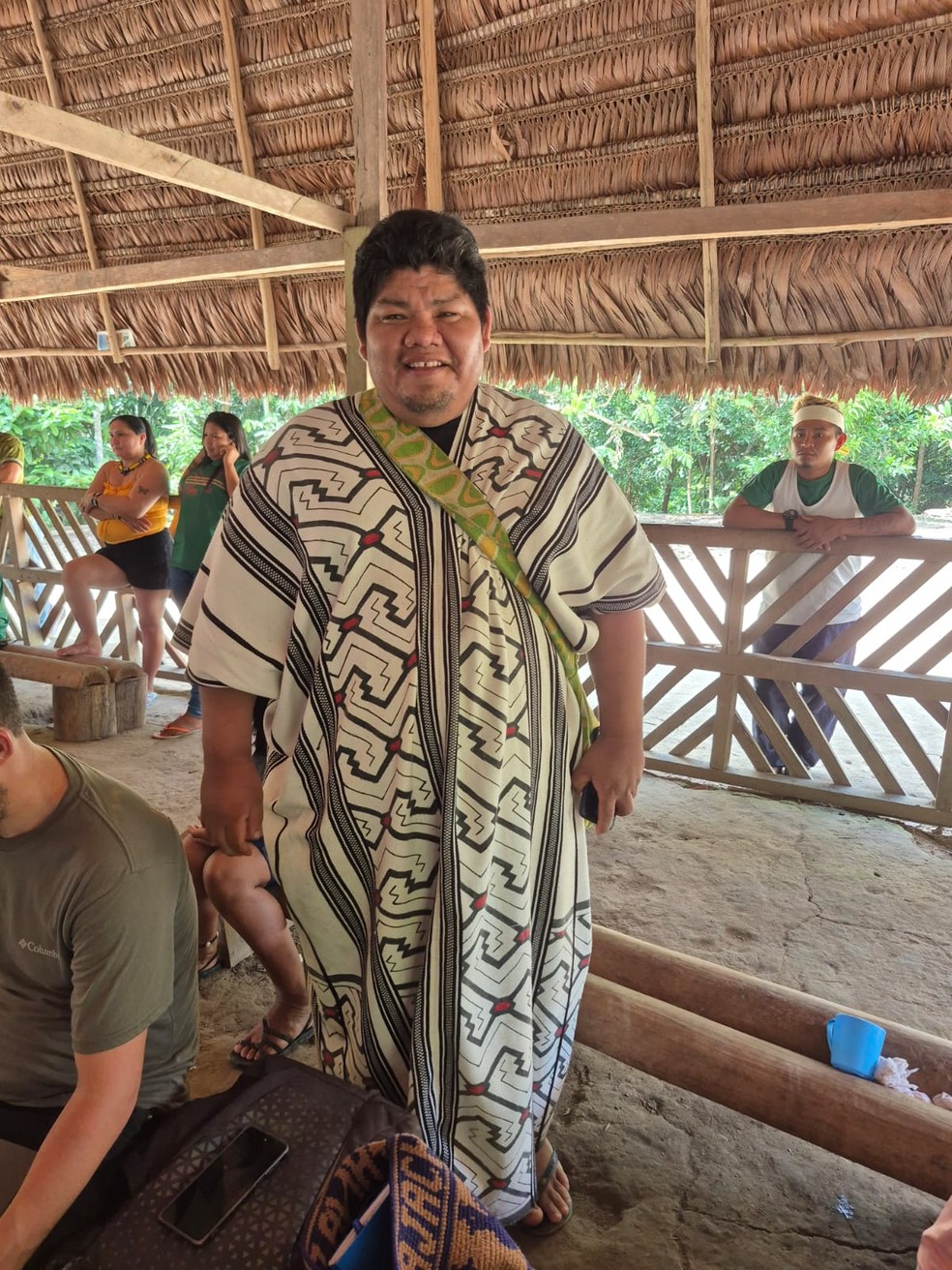 O líder indígena Lucas Manchineri faz um alerta para o contato iminente entre os Mashco Piro e seus parentes na Terra Mamoadate — Foto: Daniel Biasetto/O GLOBO
