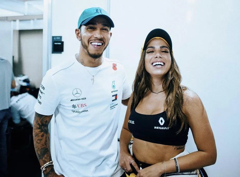 Uma biografia não autorizada da cantora aponta que ela e o piloto de Fórmula 1, Lewis Hamilton, tiveram um relacionamento não assumido de seis meses — Foto: Reprodução/Instagram