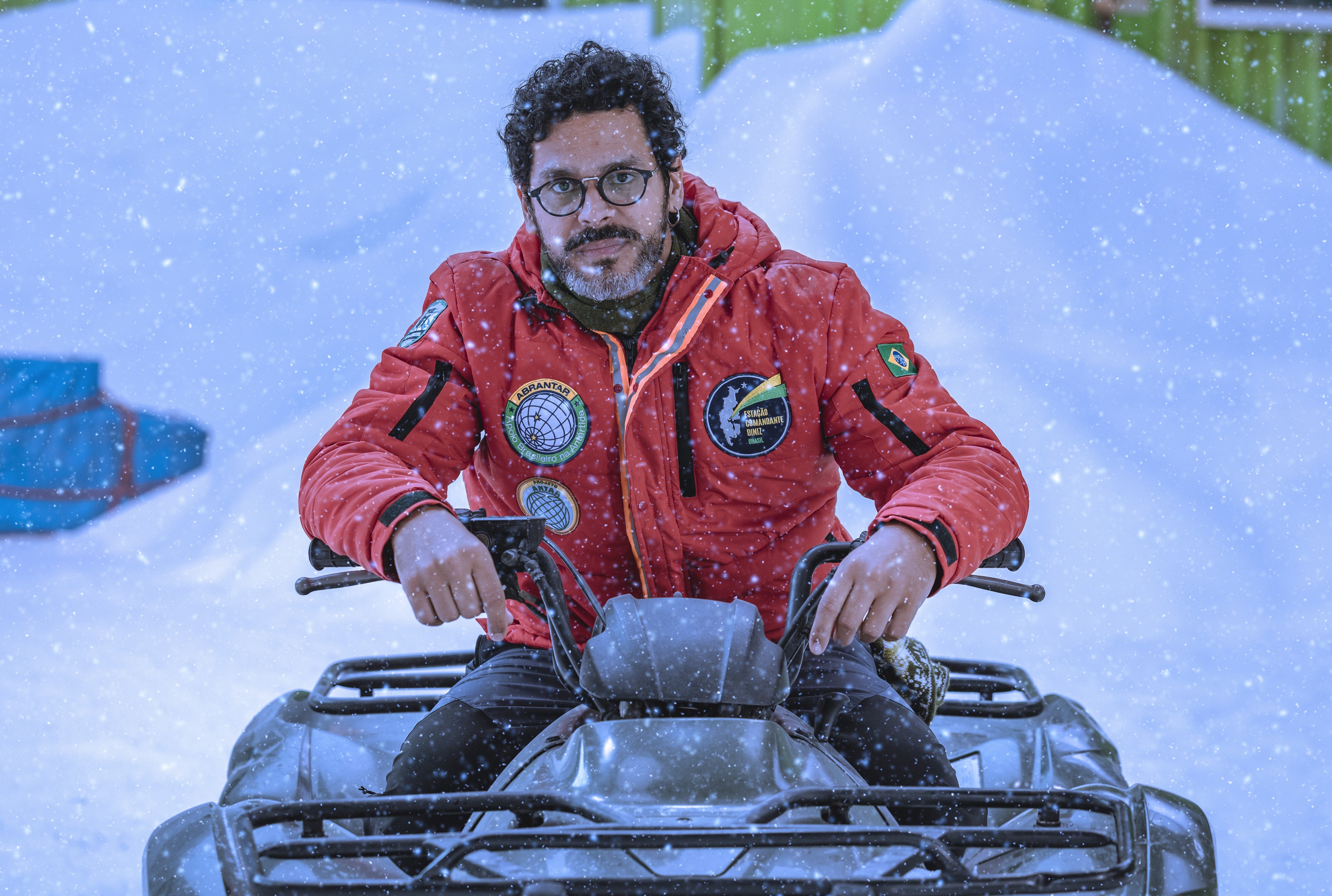 Ator Renan Monteiro muda radicalmente de papel em novo filme da Globo