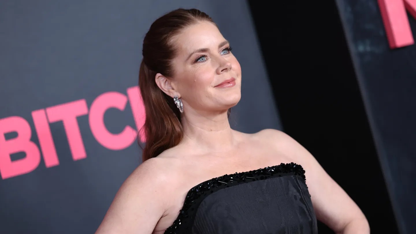 Amy Adams fala sobre atuação em 'Canina': 'Foi como falar em voz alta os pensamentos que eu guardava em segredo na minha cabeça'