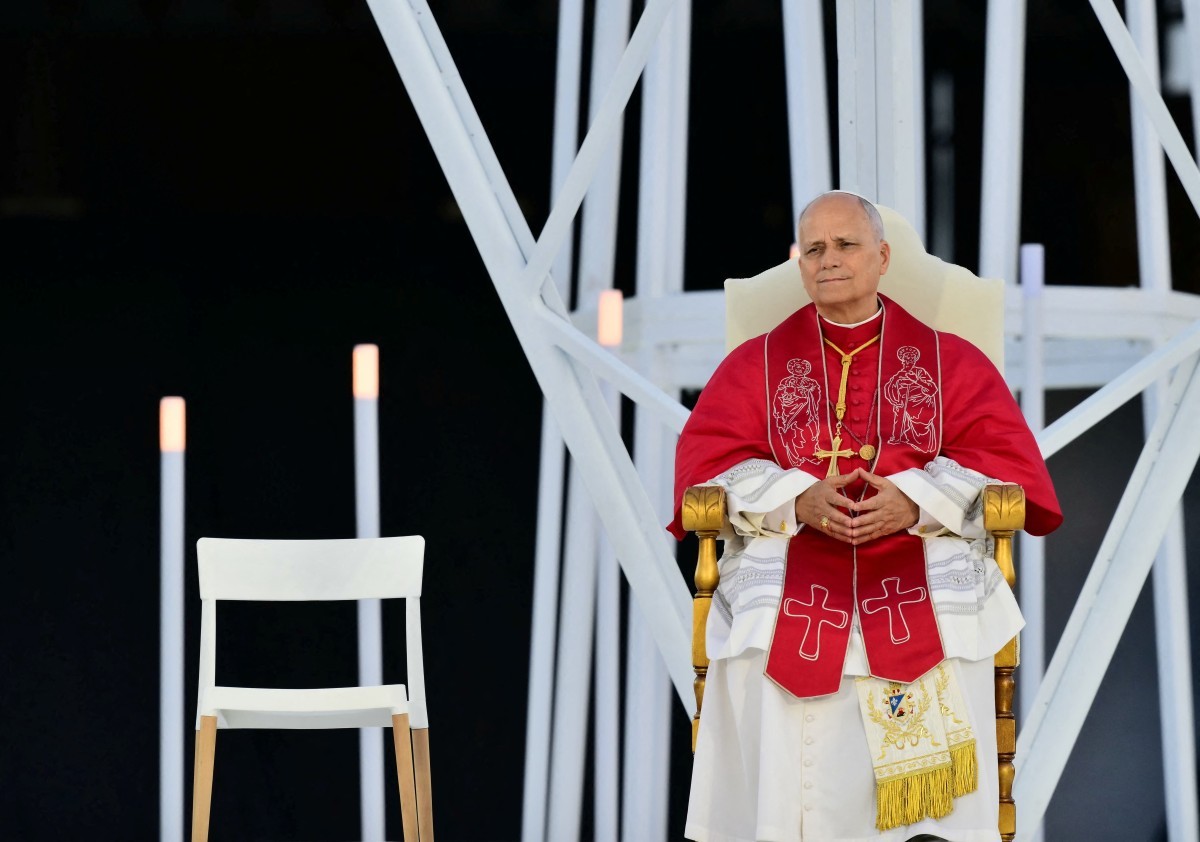 Papa fala de saúde mental e feminicídio durante vigília em B