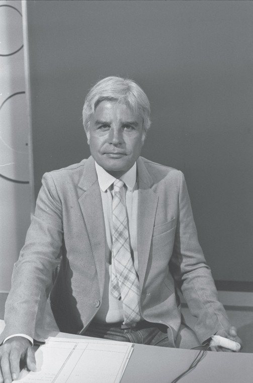 Como apresentador eventual, Cid Moreira esteve na bancada por cerca de cinco anos e auxiliou na consolidação do programa. — Foto: Arquivo / O Globo