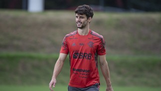 Rodrigo Caio, zagueiro titular, jogava no São Paulo e hoje está no Flamengo, desde 2019 — Foto: Alexandre Vidal / Flamengo