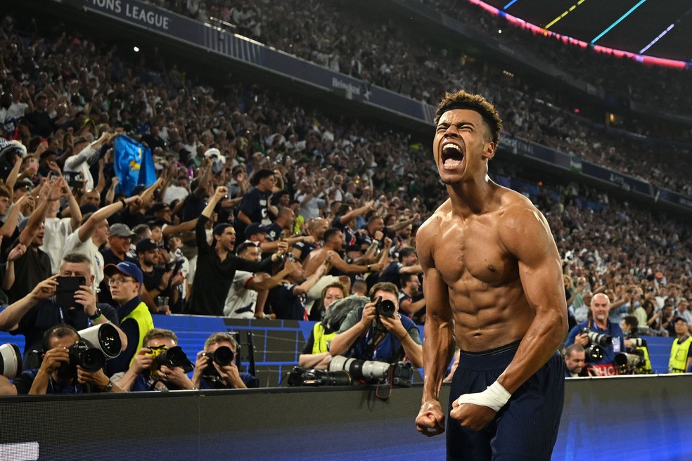 Desire Doue celebra seu gol