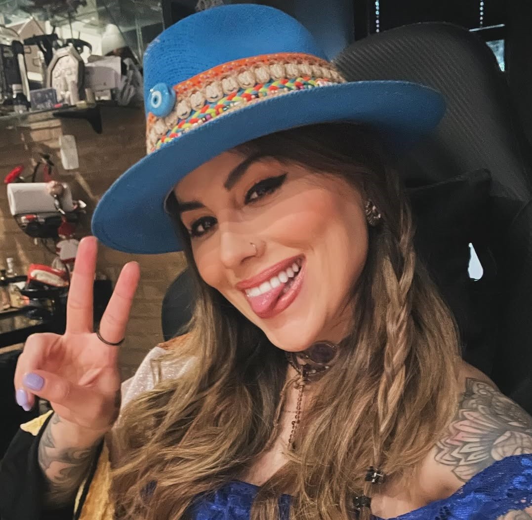 Vanessa Mesquita, do "BBB" 14, comentou que fez alguns investimentos com o prêmio. Entre eles, um restaurante japonês e sua formação em medicina veterinária, profissão que segue hoje em dia. Ela também tem um instituto de defesa dos animais — Foto: Reprodução/Instagram