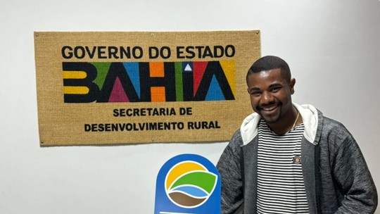 Ex-BBB Davi Brito divulga programa social do governo do PT na Bahia
